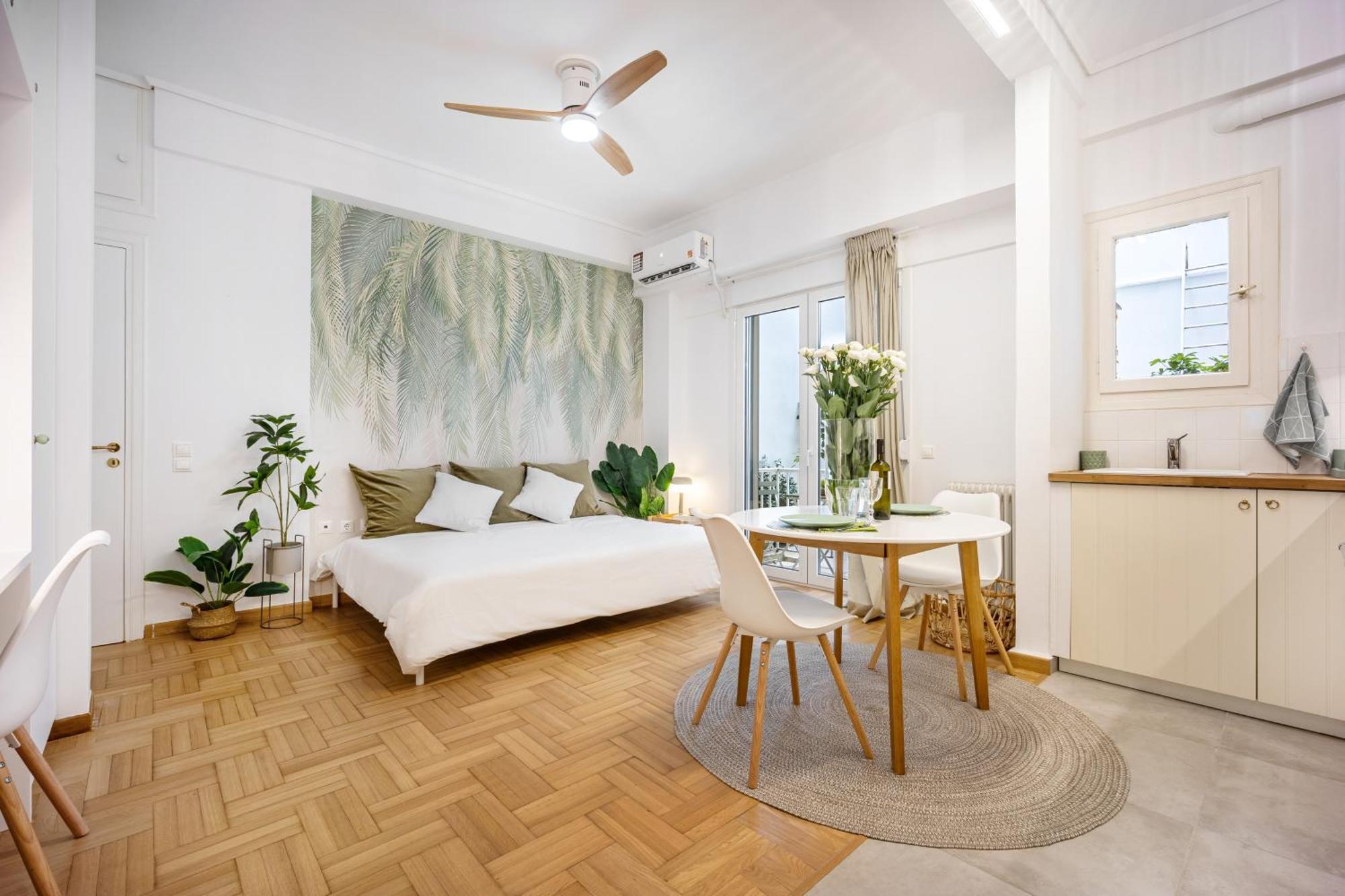Palm By Gk * Athen